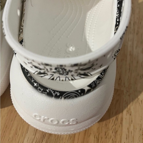 Crocs Classic Crush Bandana Clog. - Picture 11 of 13